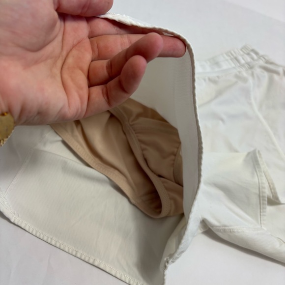 Lululemon white athletic shorts - Picture 4 of 8